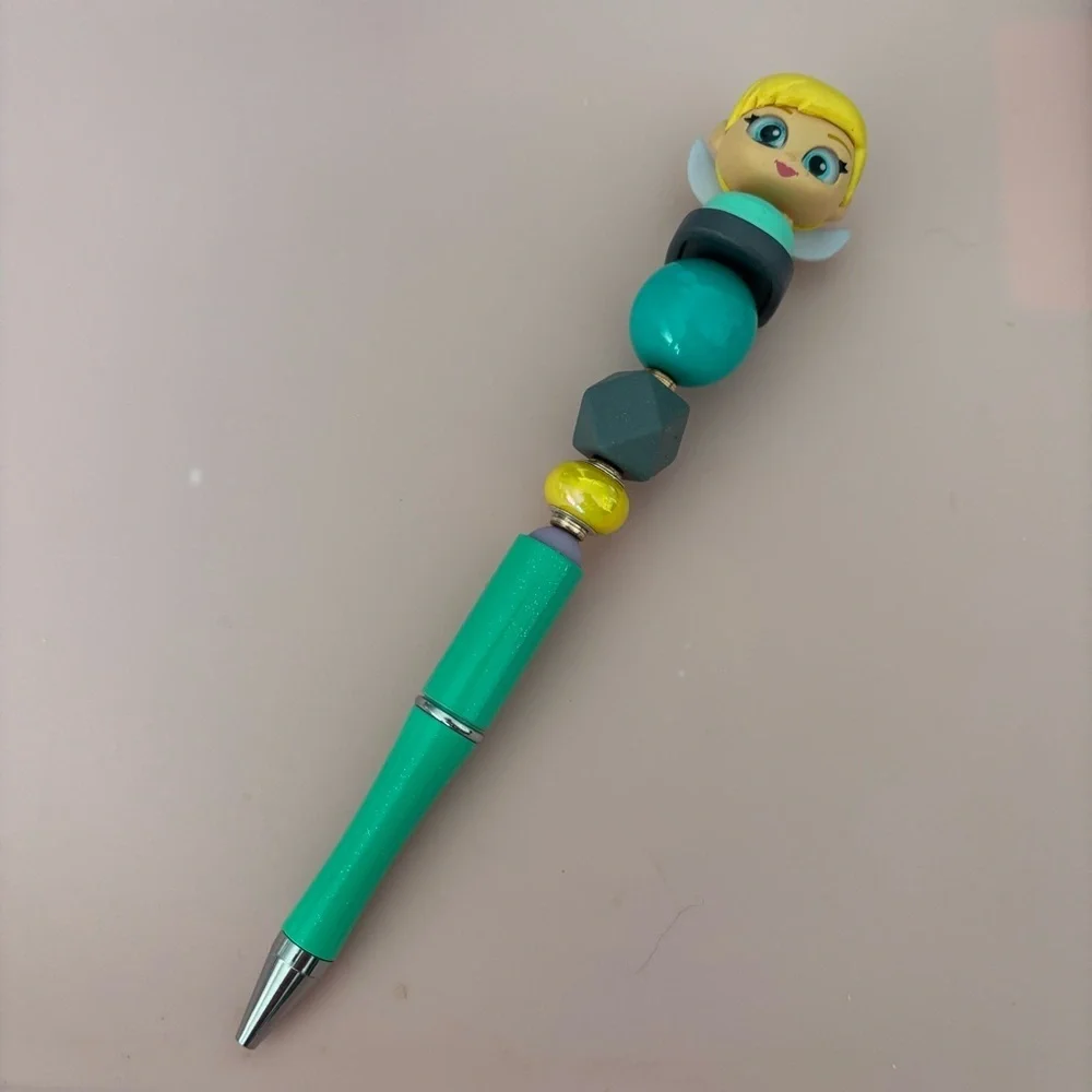 Disney Doorables: TinkerBell Fairies: Tinkerbell in car handmade beaded pen